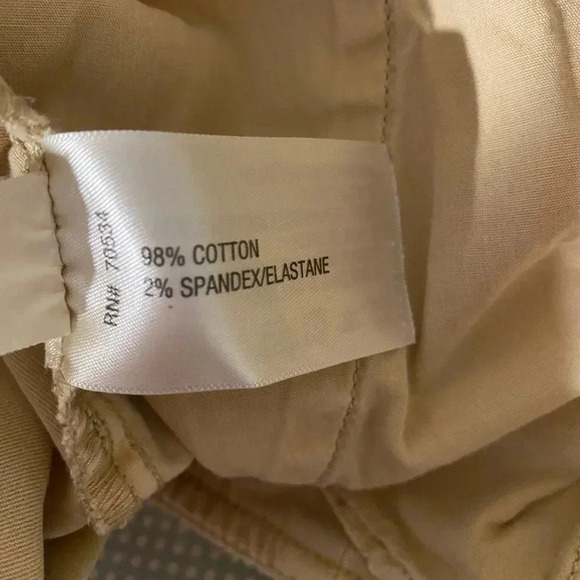 Orvis Bermuda length khaki tan shorts. Size 6 - Picture 5 of 5